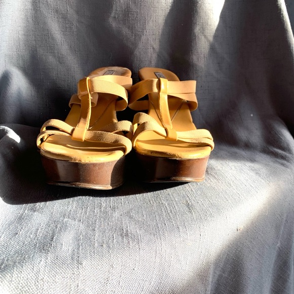 Charles David Tan stappy wedge sandals Size 9 - Picture 5 of 6